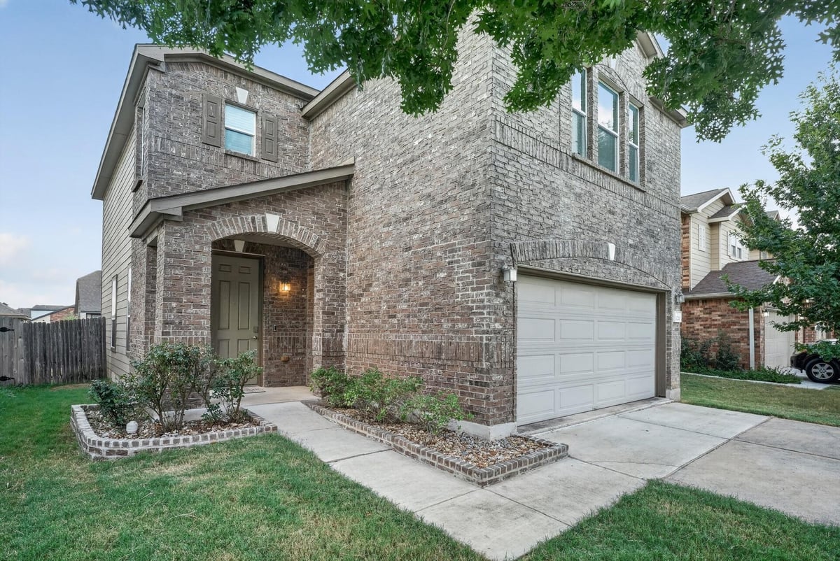 View 6720 Sunderland TRL in Sheldon 230 Sec 2 Ph 7 6720 Sunderland TRL - property photo 1 - Luxury home in Sheldon 230 Sec 2 Ph 7, Austin, TX