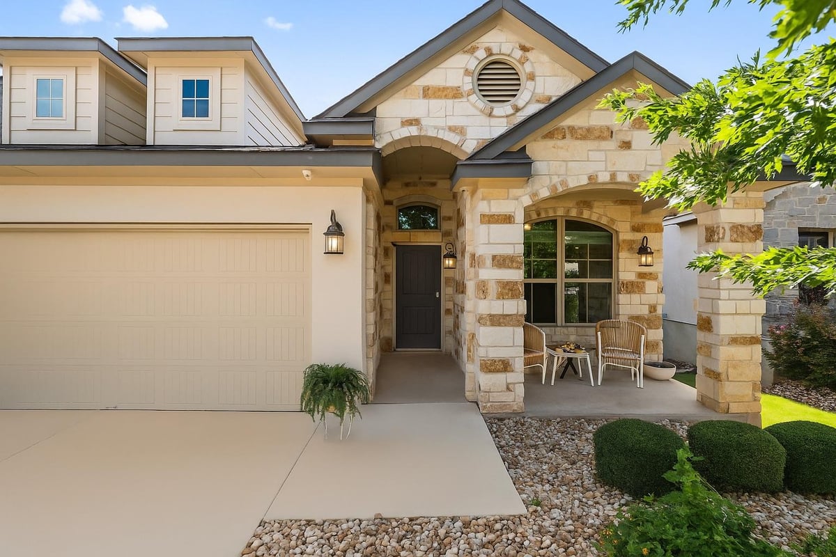 6724 Llano Stage Trl - front exterior - Luxury home in Sweetwater Ranch Sec 2 Village P3A, Austin, TX