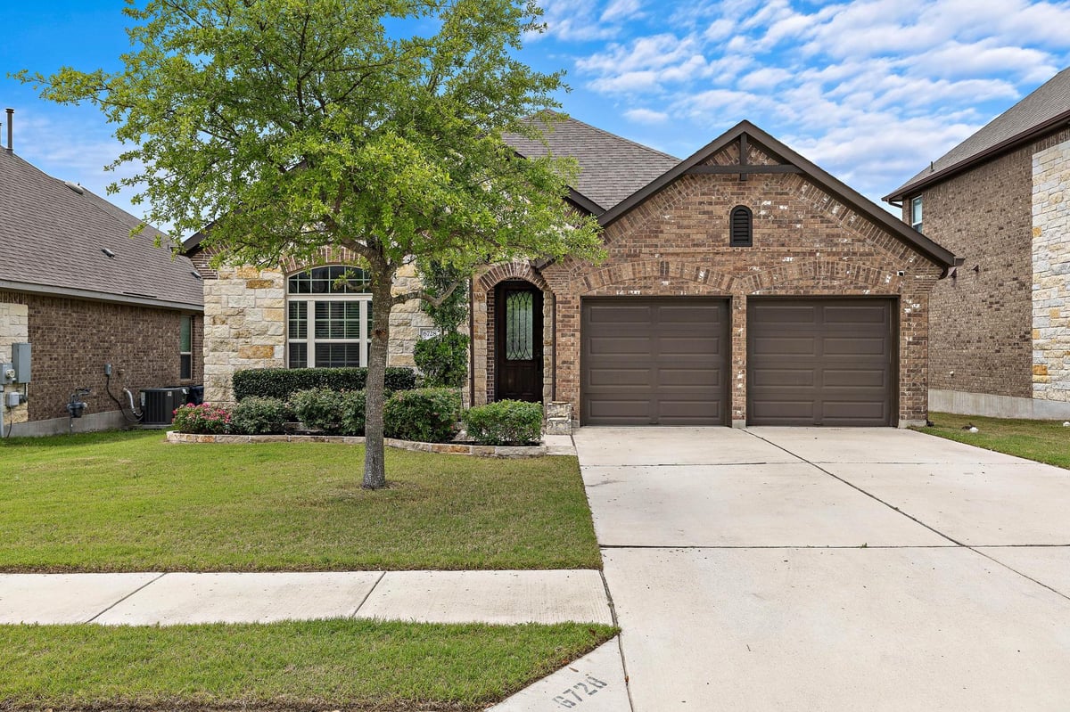View 6728 Brindisi Pl in Siena 6728 Brindisi Pl - front exterior - Luxury home in Siena, Round Rock, TX