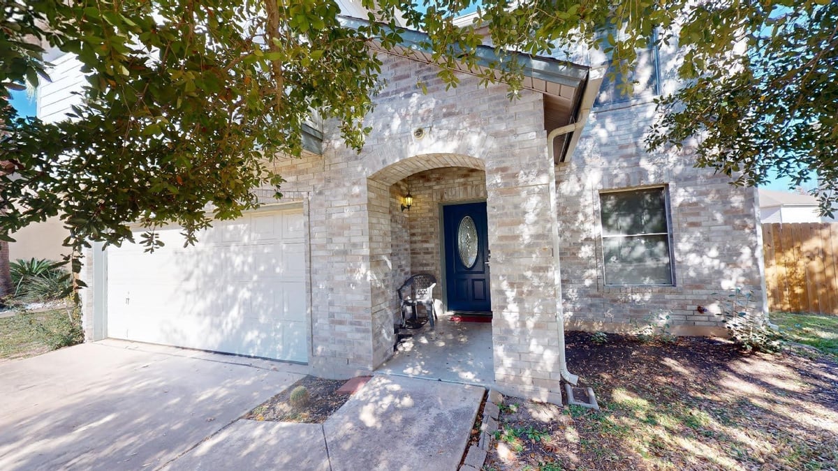 View 6728 Marble Creek Loop in Springfield Ph B Sec 03 6728 Marble Creek Loop - front exterior - Luxury home in Springfield Ph B Sec 03, Austin, TX