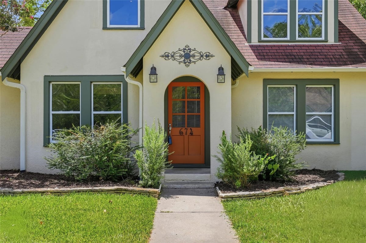 View 674 E Walnut ST in Meyer 444 674 E Walnut ST - front exterior - Luxury home in Meyer 444, La Grange, TX