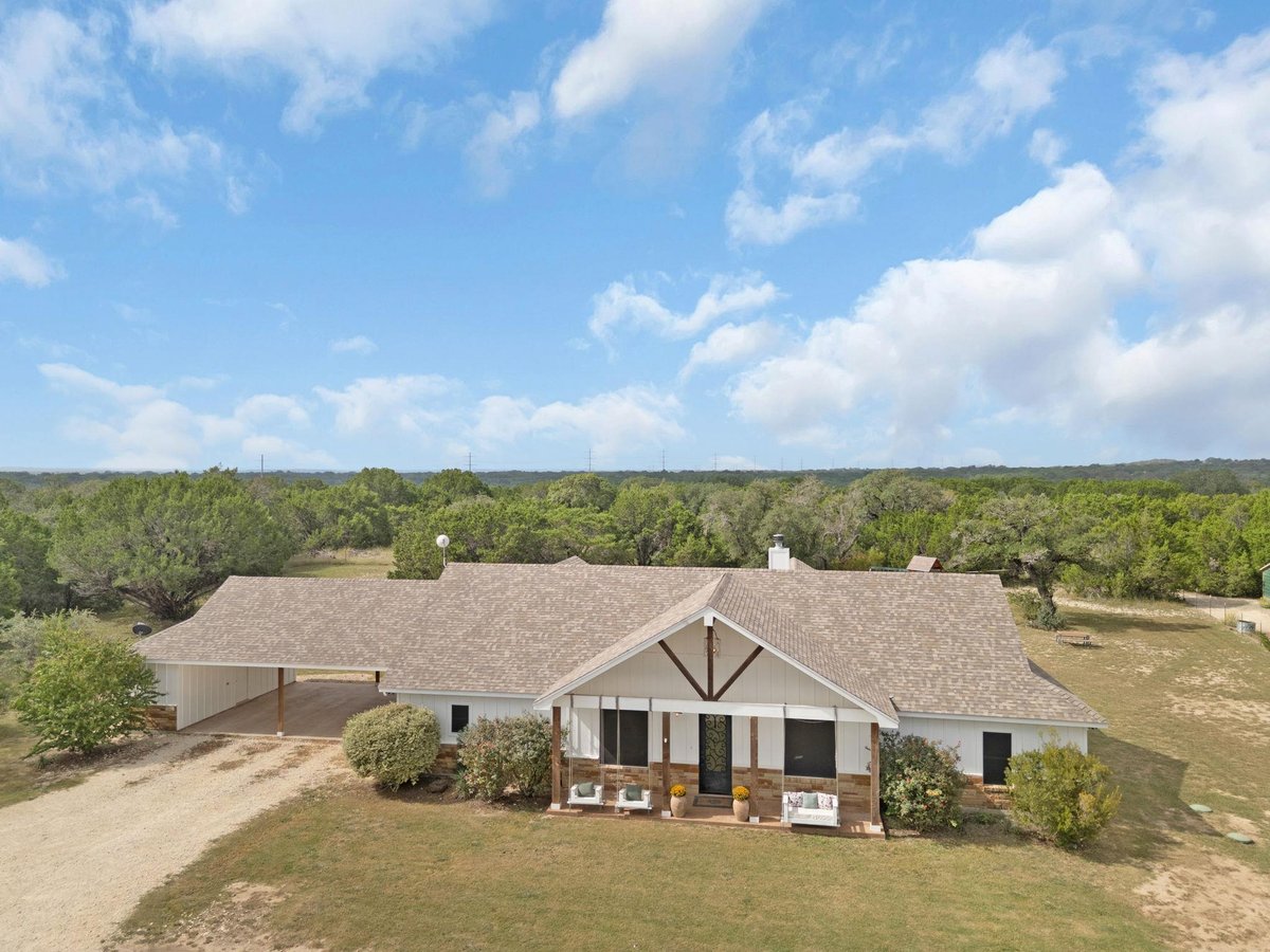 View 6757 County Road 3010 in Louis Ulrich 6757 County Road 3010 - front exterior - Luxury home in Louis Ulrich, Lampasas, TX