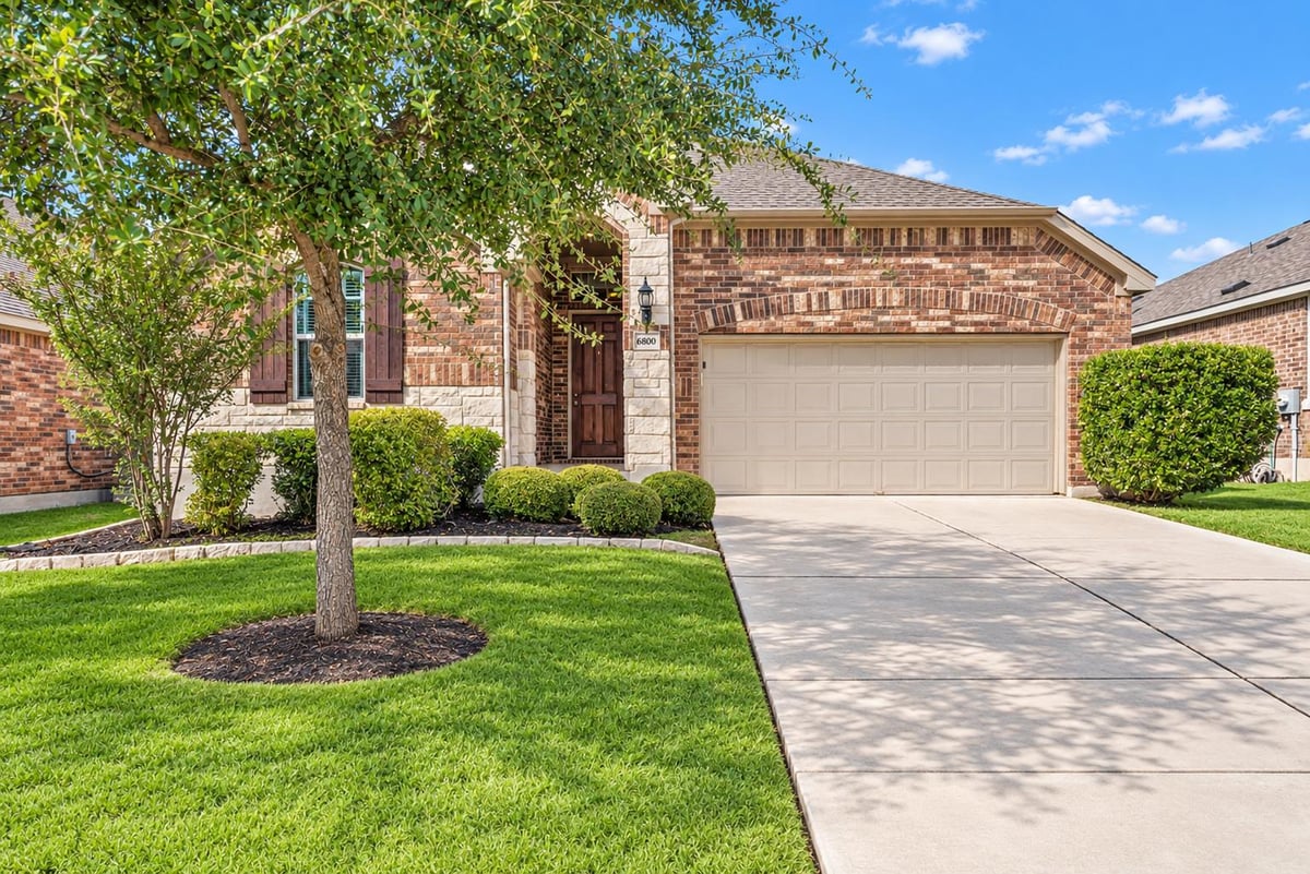 View 6800 Catania LOOP in Siena Sec 12 6800 Catania LOOP - property photo 1 - Luxury home in Siena Sec 12, Round Rock, TX