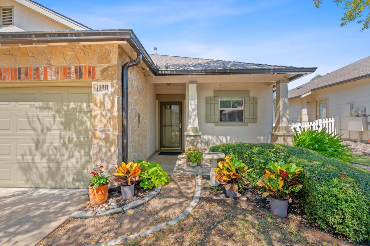 View 6801 Beckett RD Unit #119R in Cottage Court Condo Amd 6801 Beckett RD Unit #119R - property photo 1 - Luxury home in Cottage Court Condo Amd, Austin, TX