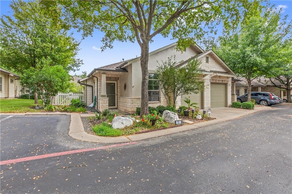View 6801 Beckett Rd Unit #138L in Cottage Court Condo Amd 6801 Beckett Rd Unit #138L - front exterior - Luxury home in Cottage Court Condo Amd, Austin, TX