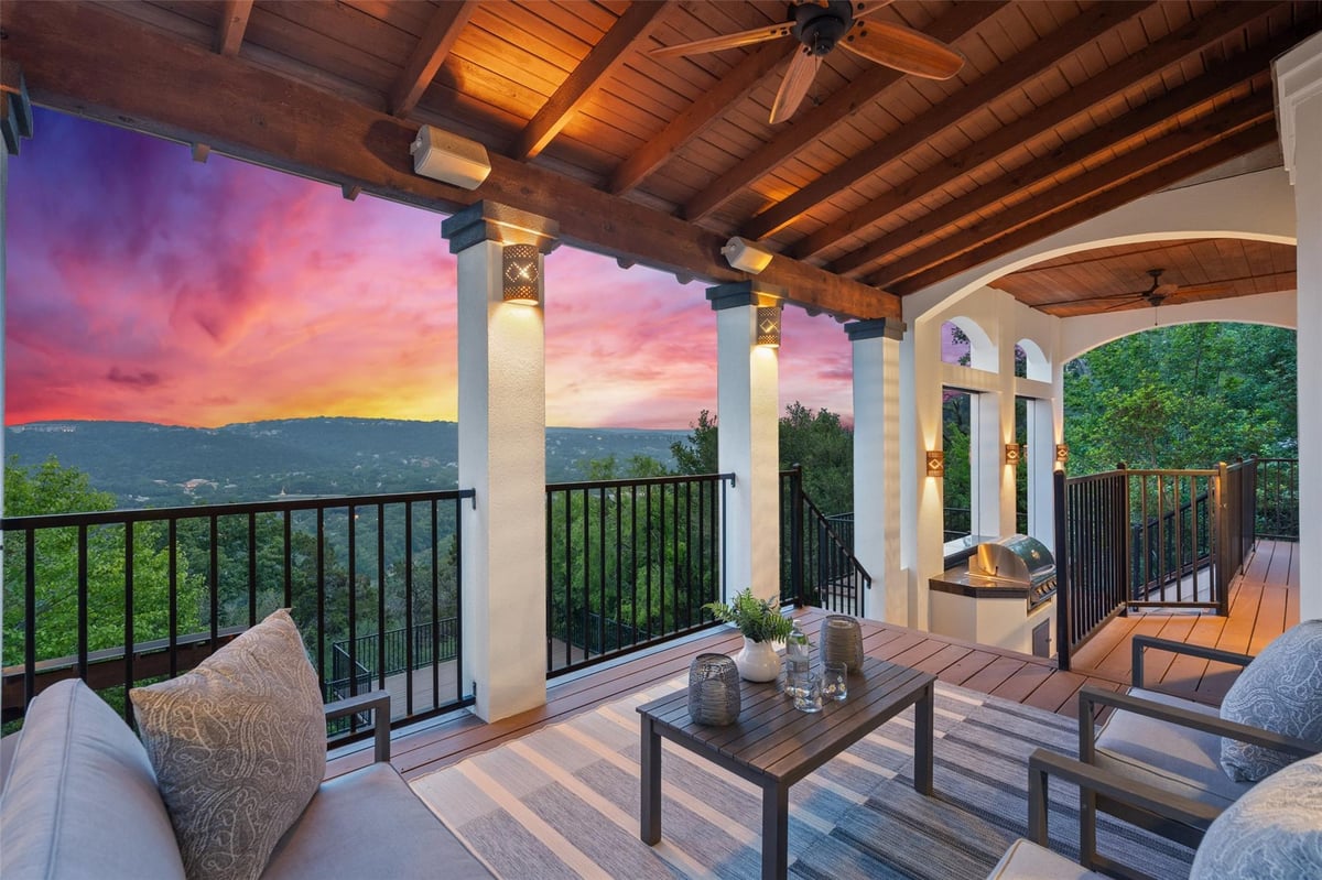 View 6802 Ladera Norte in North Cat Mountain Sec 02 6802 Ladera Norte - front exterior - Luxury home in North Cat Mountain Sec 02, Austin, TX