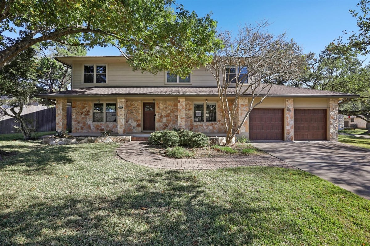 View 6804 Bayridge TER in Windridge Sec 01 6804 Bayridge TER - front exterior - Luxury home in Windridge Sec 01, Austin, TX