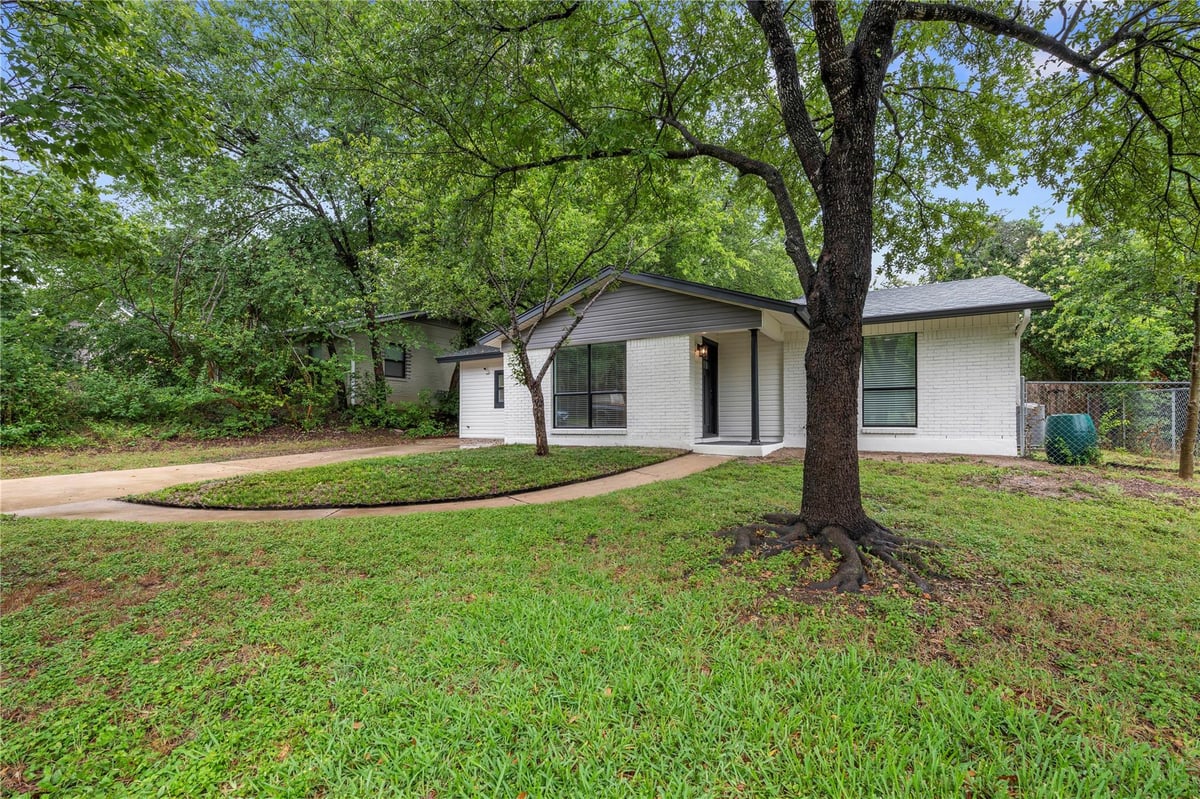 View 6805 Tulane DR in University Hills Sec 03 Ph 01 6805 Tulane DR - front exterior - Luxury home in University Hills Sec 03 Ph 01, Austin, TX