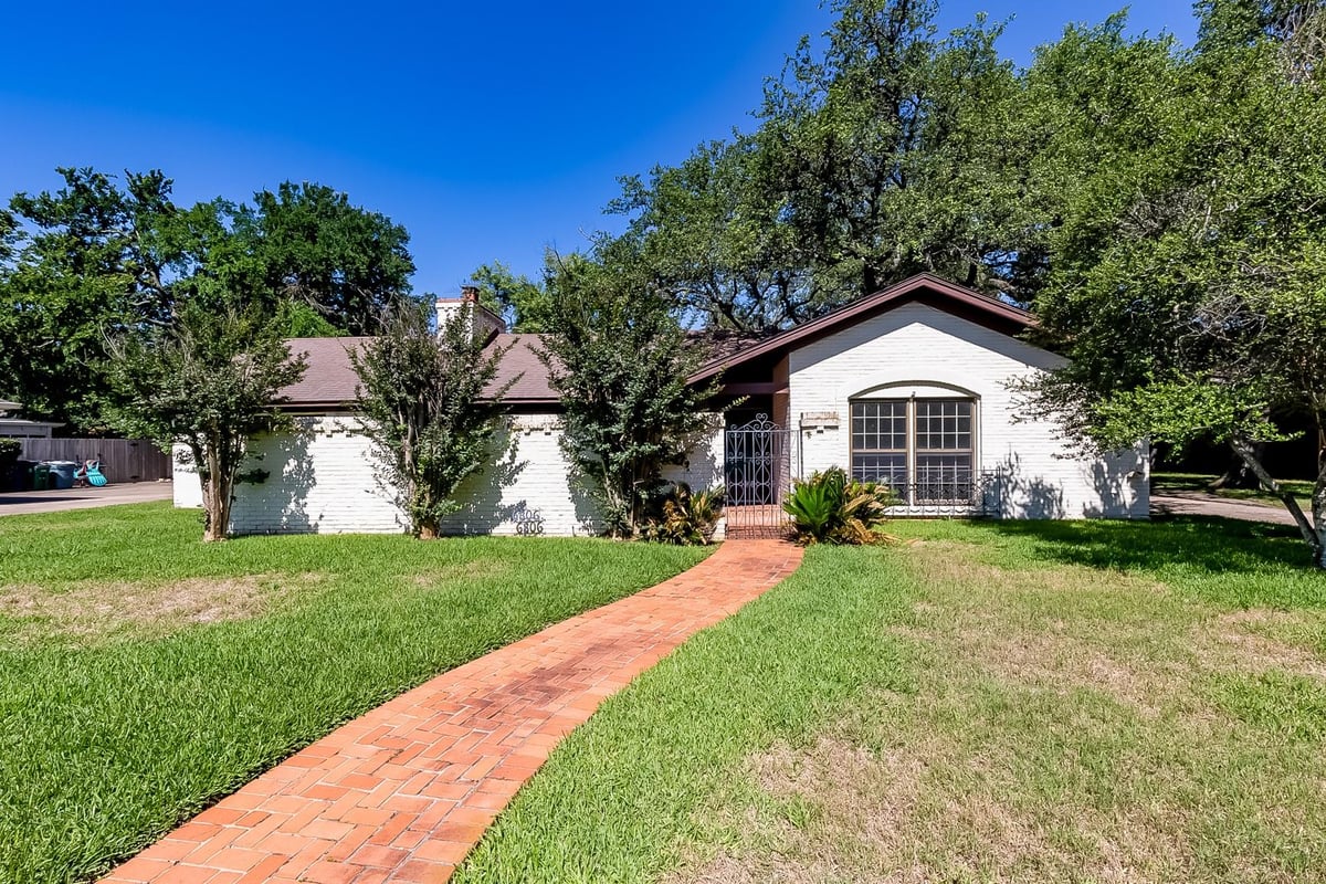 View 6806 Glen Ridge DR in Northwest Hills Sec 06 6806 Glen Ridge DR - front exterior - Luxury home in Northwest Hills Sec 06, Austin, TX
