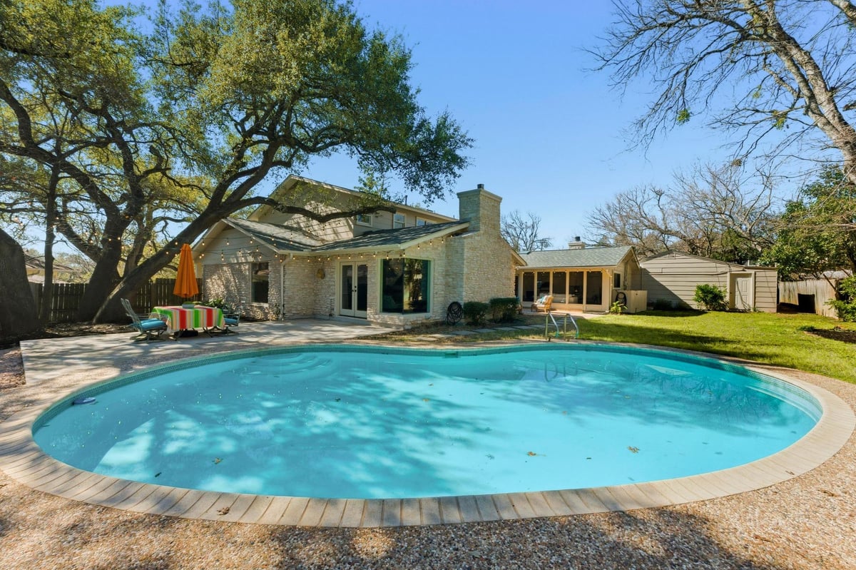 6806 Rockledge Cv - front exterior - Luxury home in Northwest Hills Sec 08, Austin, TX