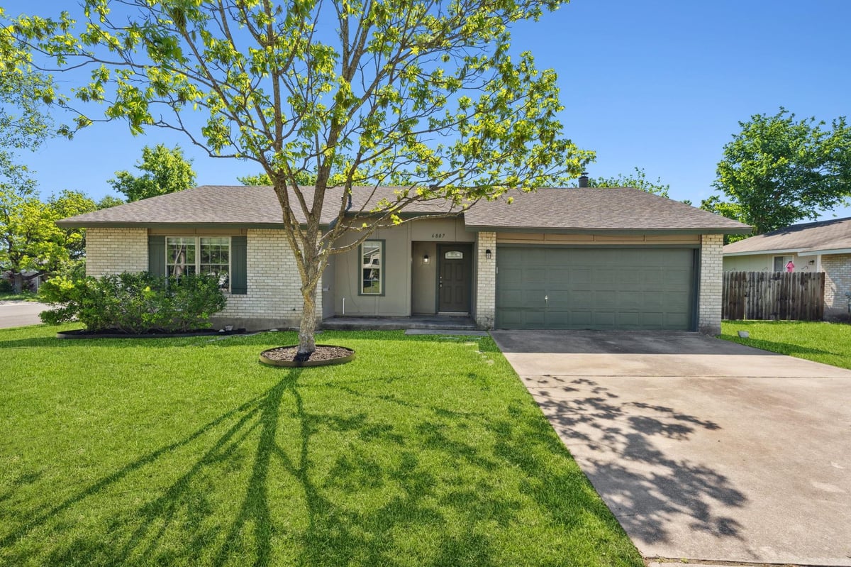 View 6807 Skynook Dr in Buckingham Ridge Sec 05 6807 Skynook Dr - front exterior - Luxury home in Buckingham Ridge Sec 05, Austin, TX