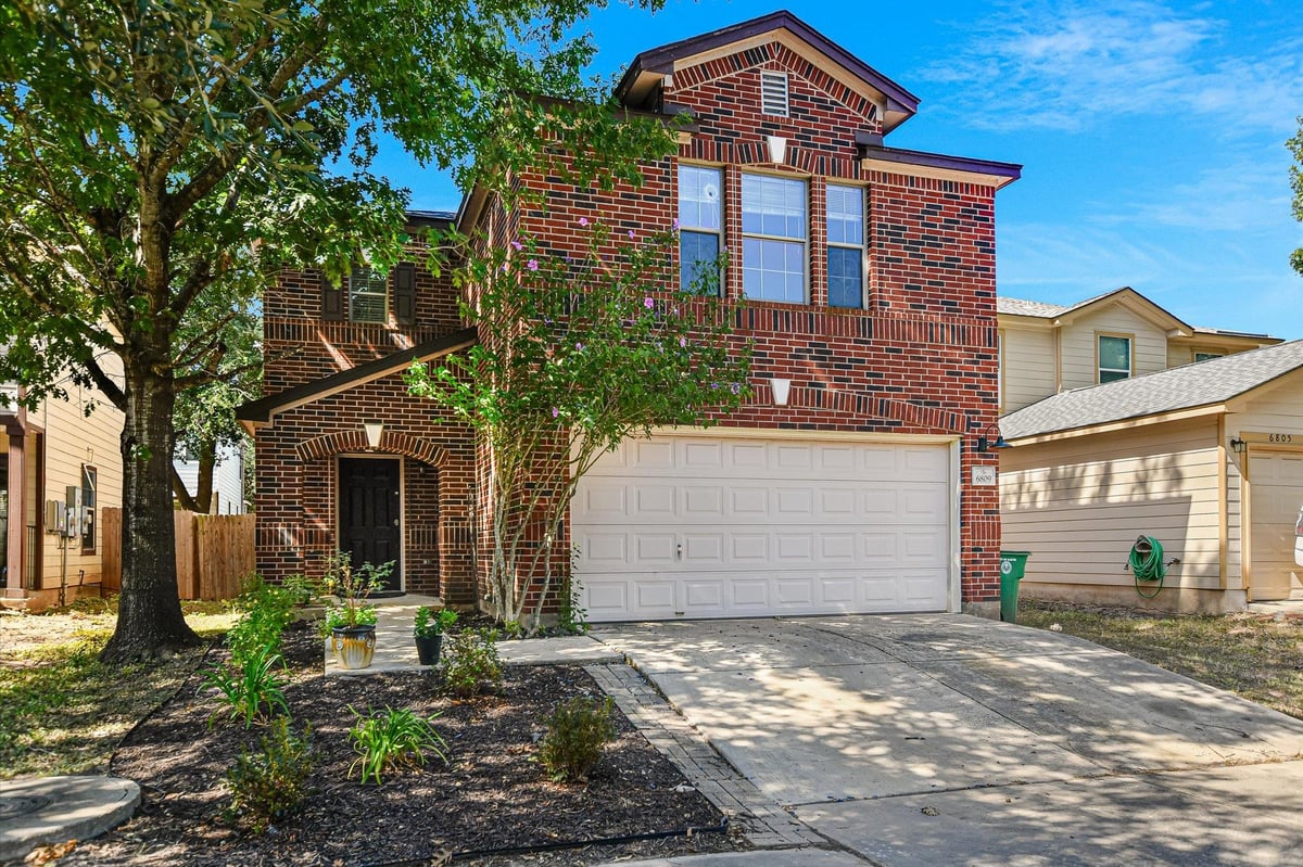View 6809 Doyal DR in Mckinney Park East Sec 02 6809 Doyal DR - property photo 1 - Luxury home in Mckinney Park East Sec 02, Austin, TX