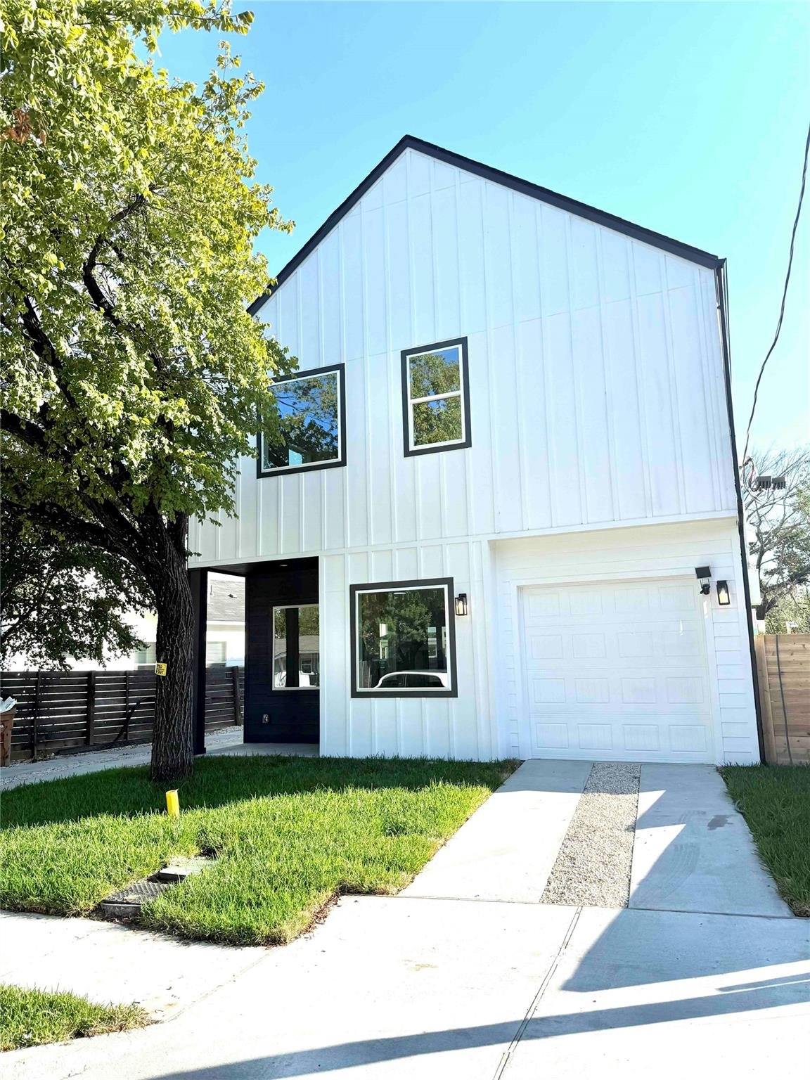 View 6809 Porter St Unit #1 in Chernosky 17 6809 Porter St Unit #1 - front exterior - Luxury home in Chernosky 17, Austin, TX