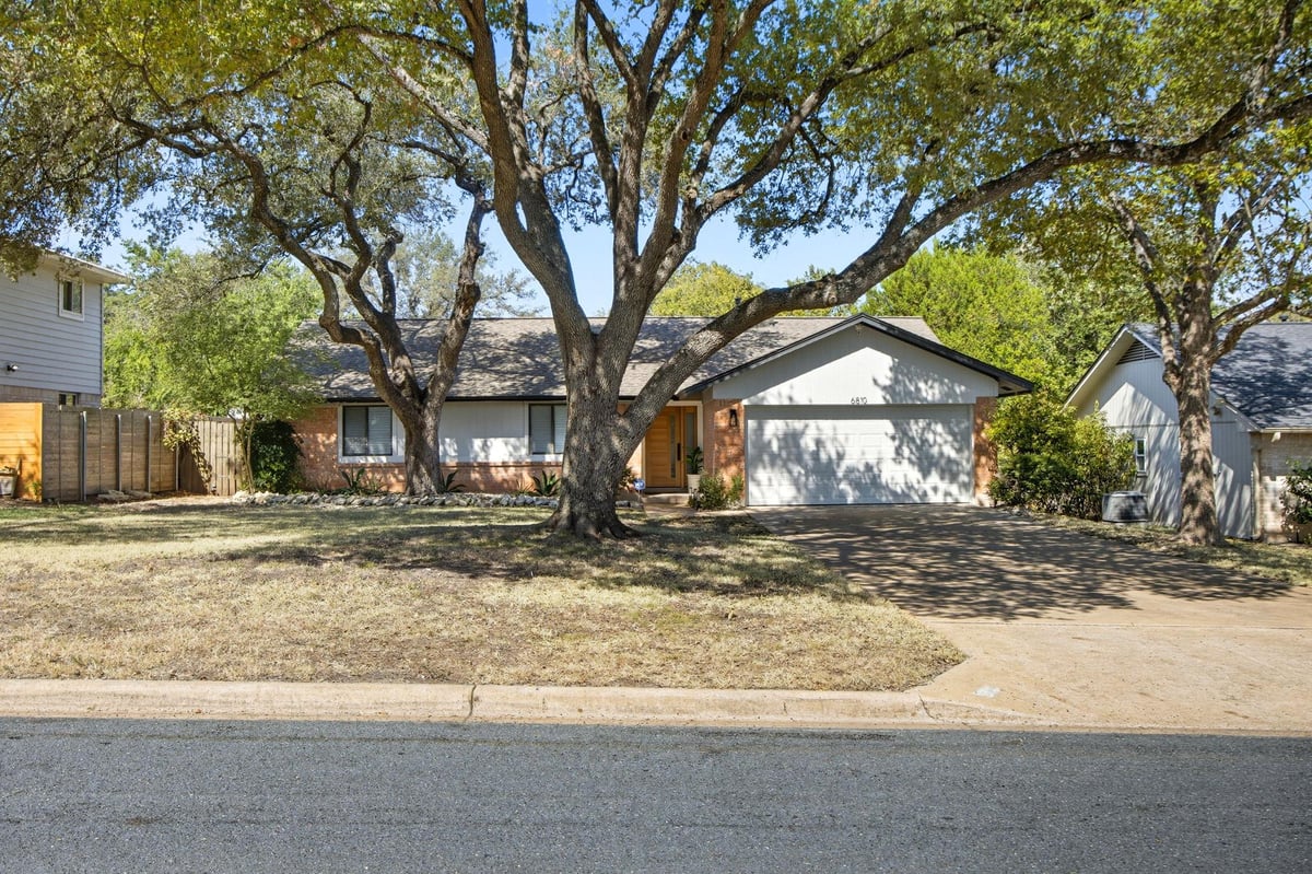 View 6810 Shadywood Dr in Buckingham Ridge Sec 05 6810 Shadywood Dr - front exterior - Luxury home in Buckingham Ridge Sec 05, Austin, TX