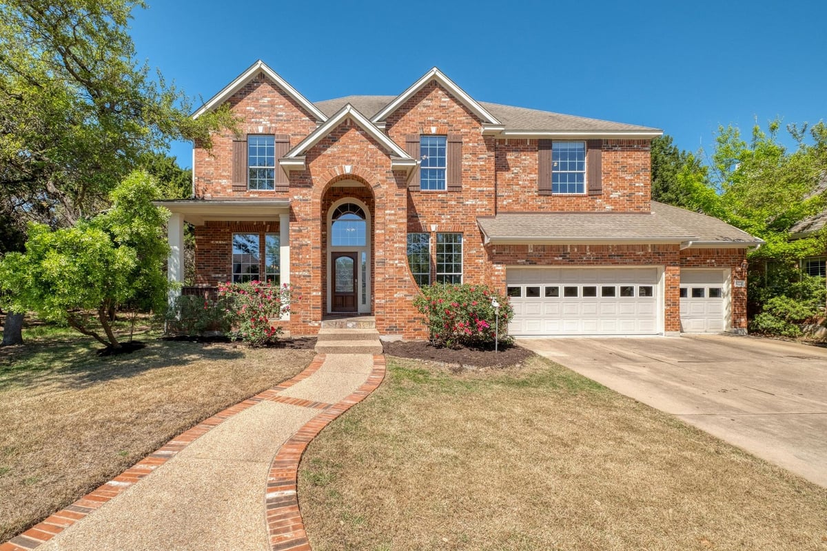 6824 Via Correto Dr - front exterior - Luxury home in Heights At Loma Vista, Austin, TX