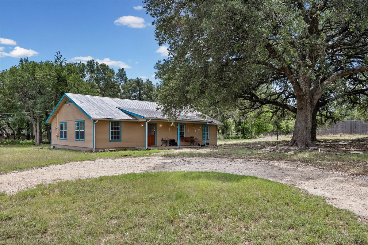 6843 S Lakewood DR - property photo 1 - Luxury home in Lakewood Estates, Georgetown, TX