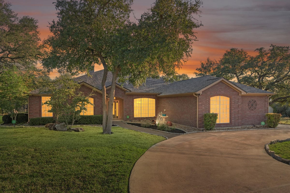 View 686 Benchmark Trl in Woodland Trails Ii 686 Benchmark Trl - front exterior - Luxury home in Woodland Trails Ii, Belton, TX