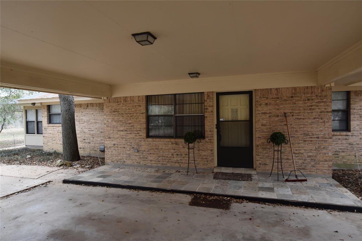 Primary bedroom at 687 Fm 812 Rd - 3 bed 2 bath home