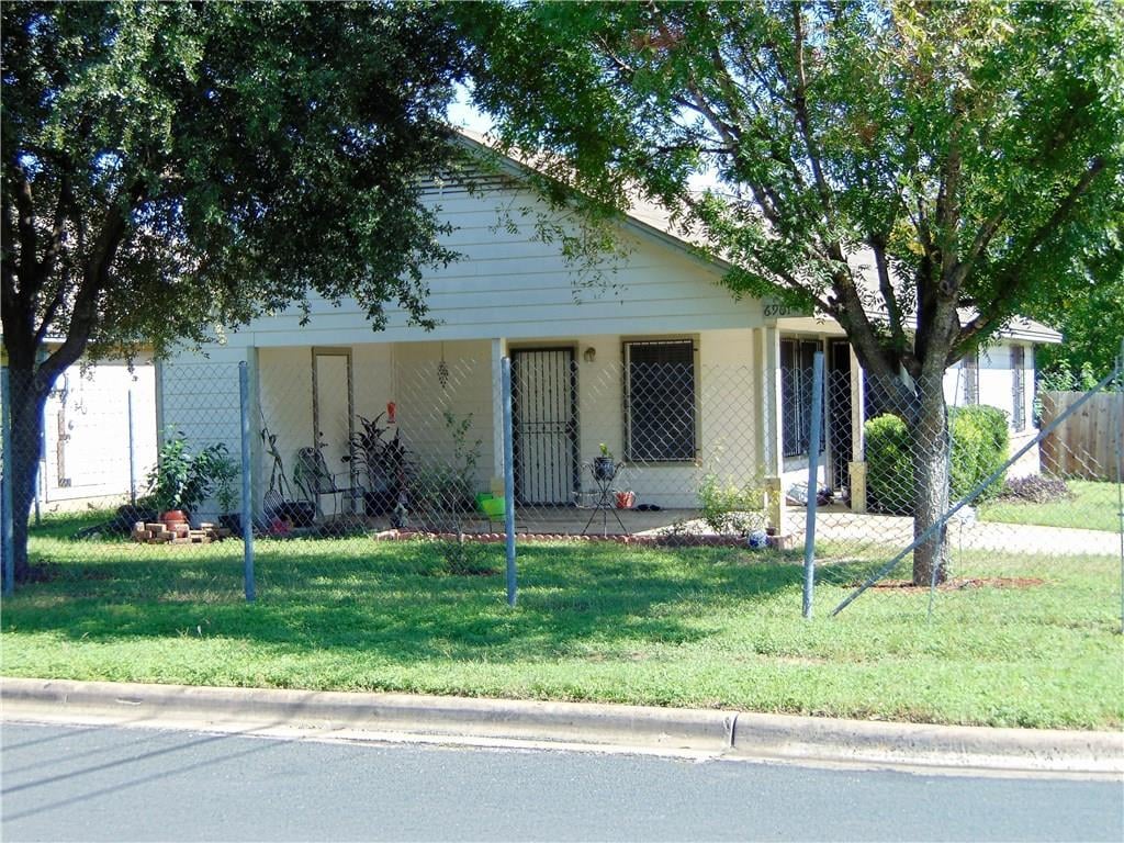 View 6901 Blessing Ave in Black A K 01 6901 Blessing Ave - property photo 1 - Luxury home in Black A K 01, Austin, TX