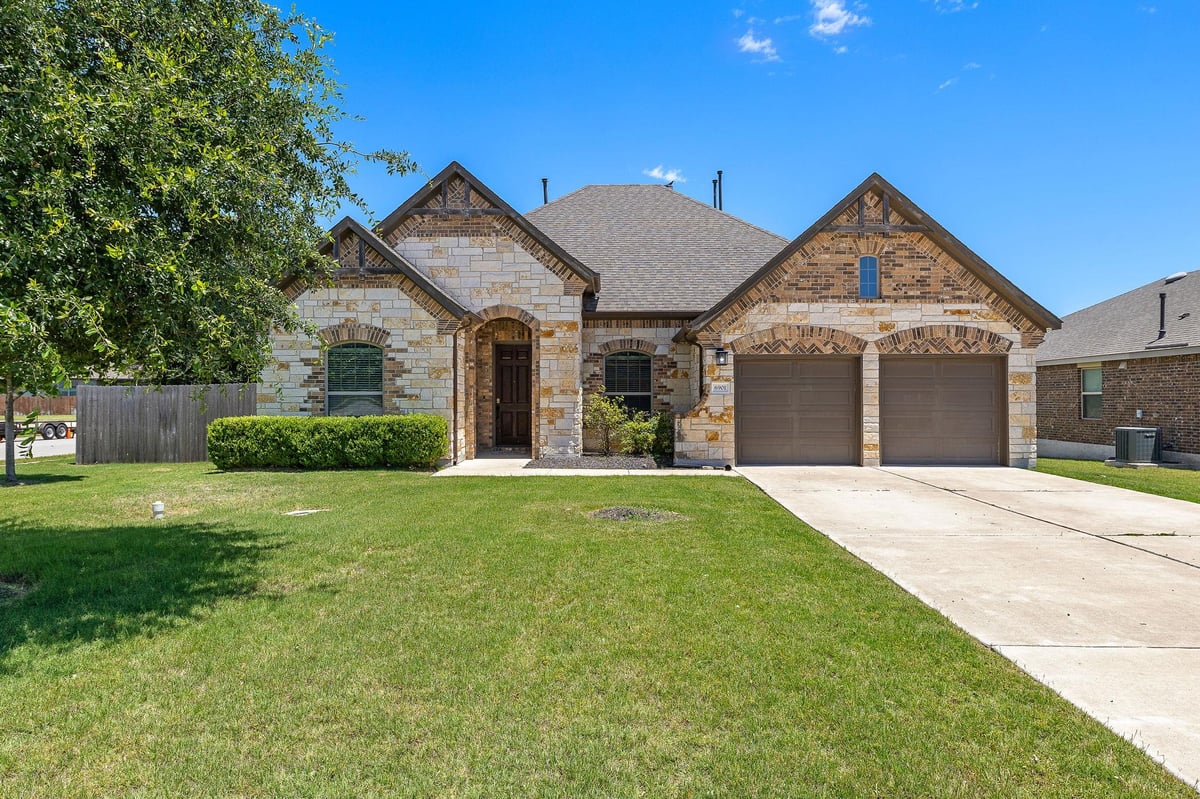 View 6901 Leonardo DR in Siena Ph 1 Sec 1 6901 Leonardo DR - front exterior - Luxury home in Siena Ph 1 Sec 1, Round Rock, TX