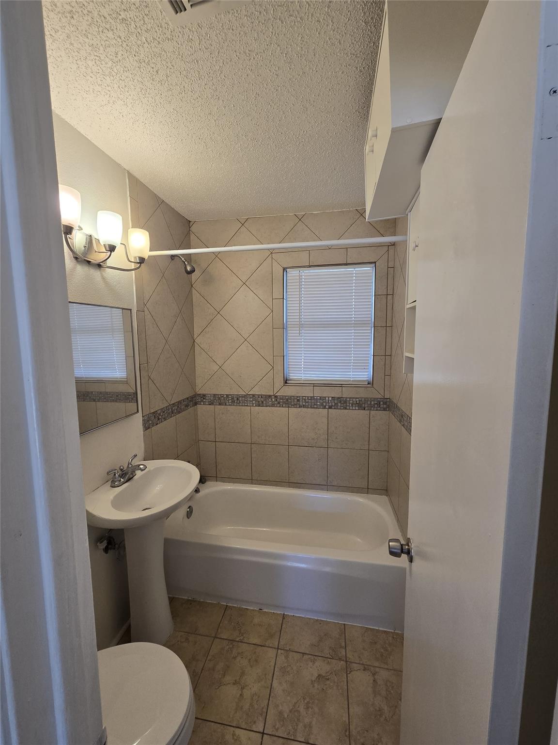 View 6905 Bennett Ave in St Johns College Add 6905 Bennett Ave - property photo 1 - Luxury home in St Johns College Add, Austin, TX