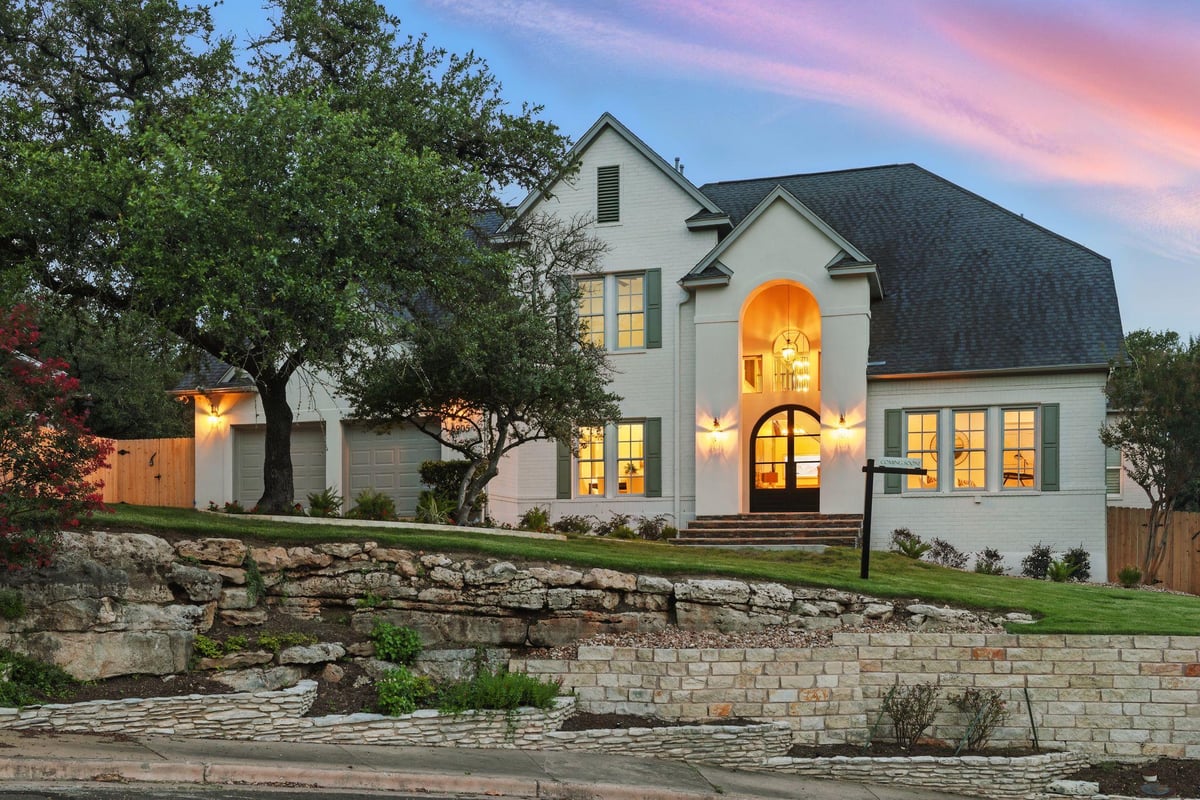 6905 Rudi Cv - front exterior - Luxury home in Great Hills Ph 02 Sec 02 Amd, Austin, TX