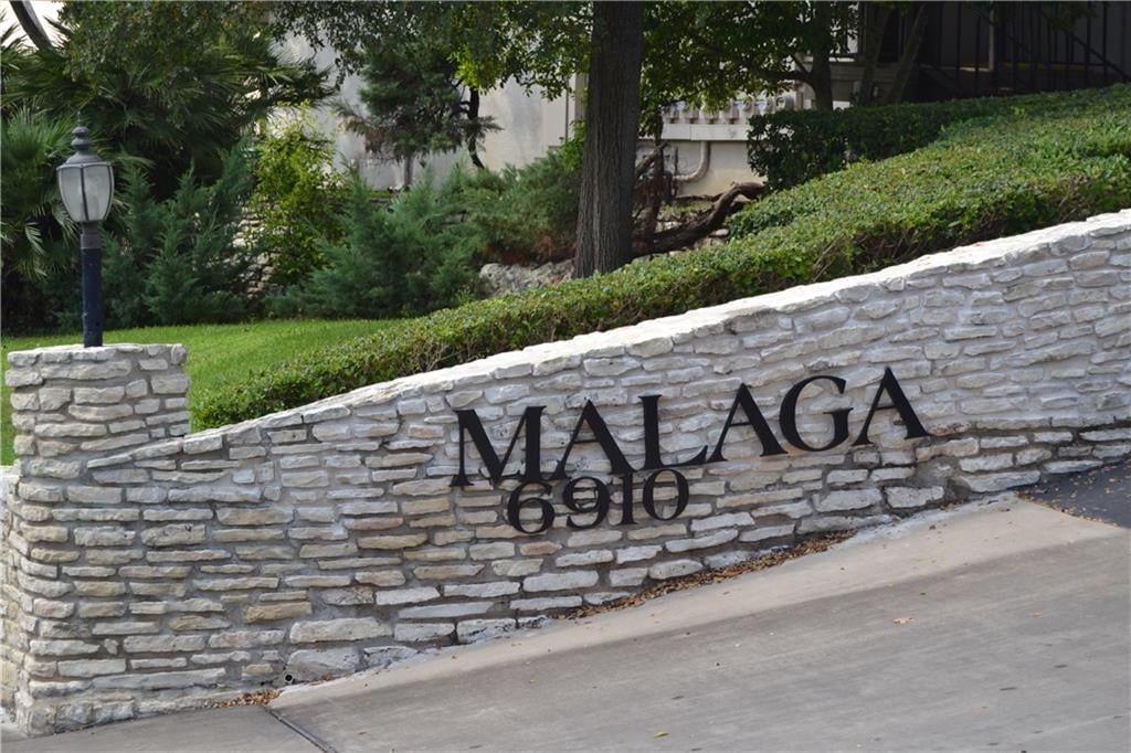 View 6910 Hart Ln Unit #302 in Northwest Hills 6910 Hart Ln Unit #302 - property photo 1 - Luxury home in Northwest Hills, Austin, TX