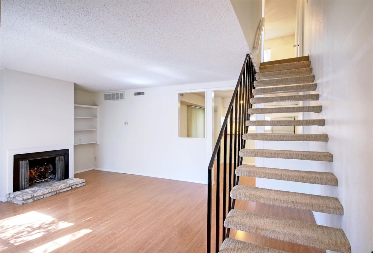 View 6910 Hart LN Unit #506 in Malaga Condo Amd 6910 Hart LN Unit #506 - front exterior - Luxury home in Malaga Condo Amd, Austin, TX