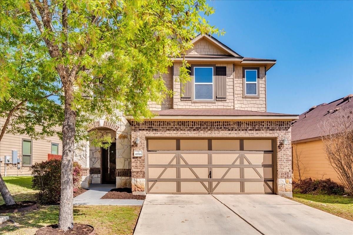 View 6916 Sunderland Trl in Sheldon 230 Sec 2 Ph 6 6916 Sunderland Trl - front exterior - Luxury home in Sheldon 230 Sec 2 Ph 6, Austin, TX