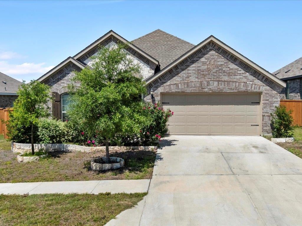 View 693 Spinnaker Loop in Crosswinds Ph Two 693 Spinnaker Loop - property photo 1 - Luxury home in Crosswinds Ph Two, Kyle, TX