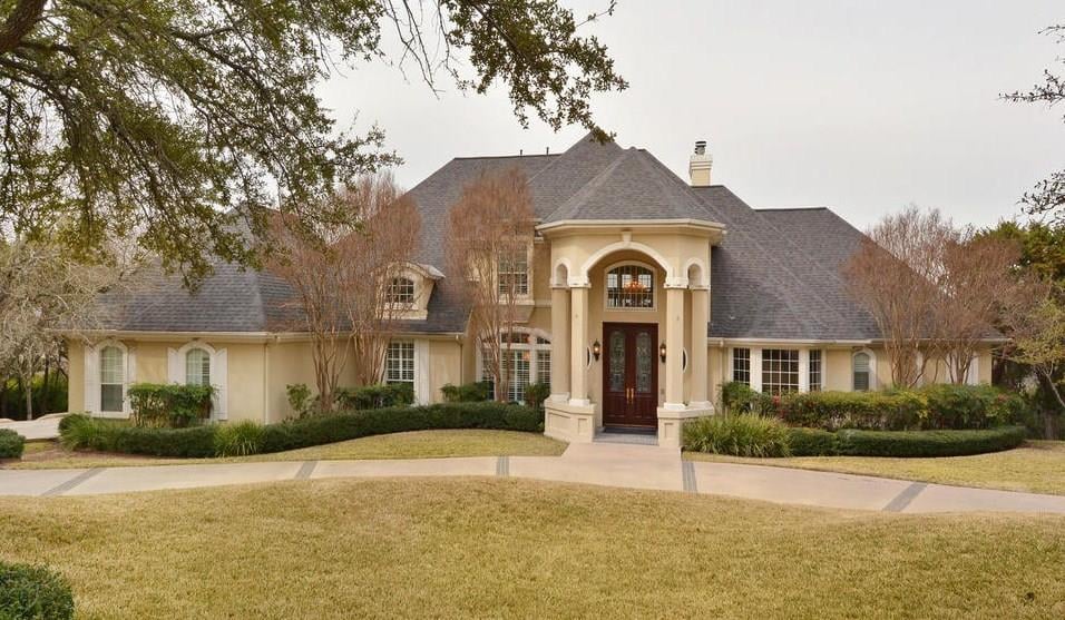 View 7 Pascal Ln in Rob Roy 7 Pascal Ln - property photo 1 - Luxury home in Rob Roy, Austin, TX