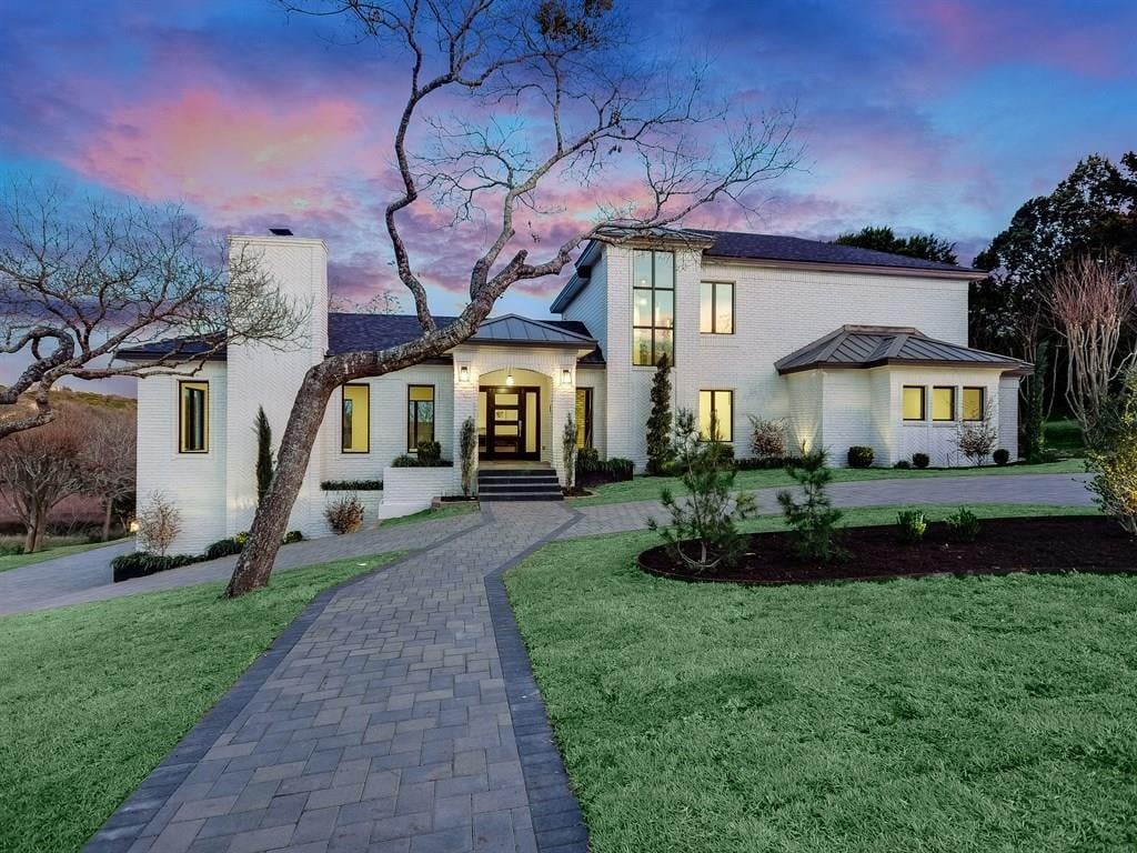 View 7 Rob Roy Rd in Rob Roy 7 Rob Roy Rd - property photo 1 - Luxury home in Rob Roy, Austin, TX