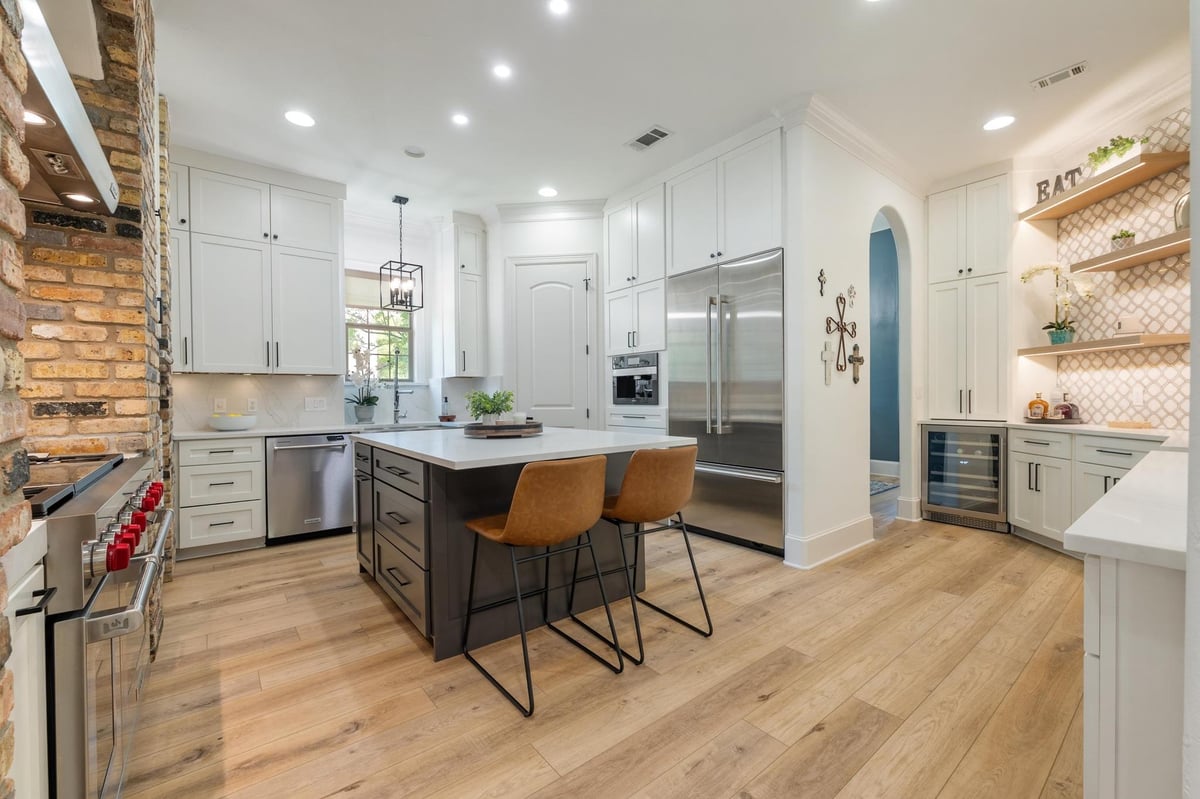 View 7 Sunview RD in Hills Lakeway Ph 08 7 Sunview RD - front exterior - Luxury home in Hills Lakeway Ph 08, The Hills, TX
