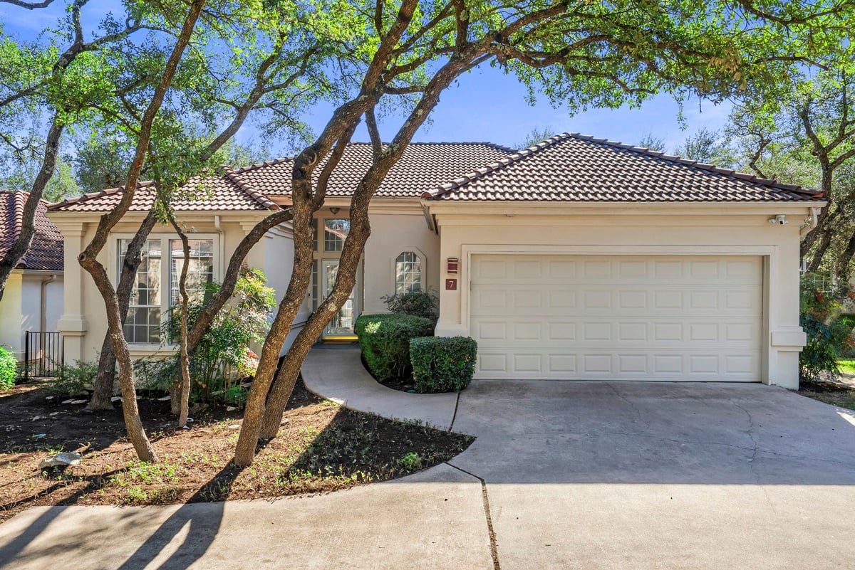 View 7 Tourney Cv in Academy Place Sec 01 7 Tourney Cv - front exterior - Luxury home in Academy Place Sec 01, The Hills, TX