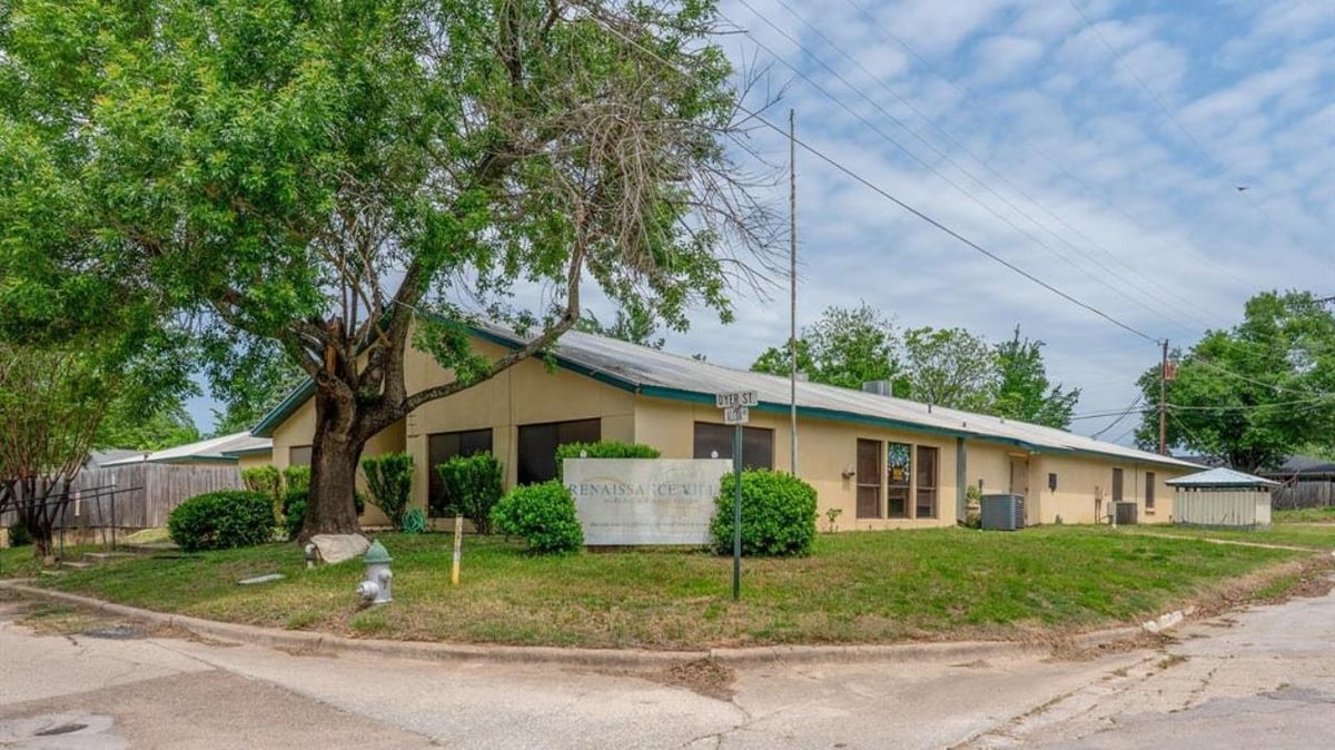 Primary bedroom at 700 Dyer St - Dyer, Rockdale, TX