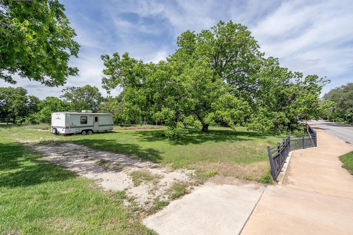 Living area at 700 Main St - AM10DLXI - MH - SLE/SLH/SBU, Liberty Hill, TX