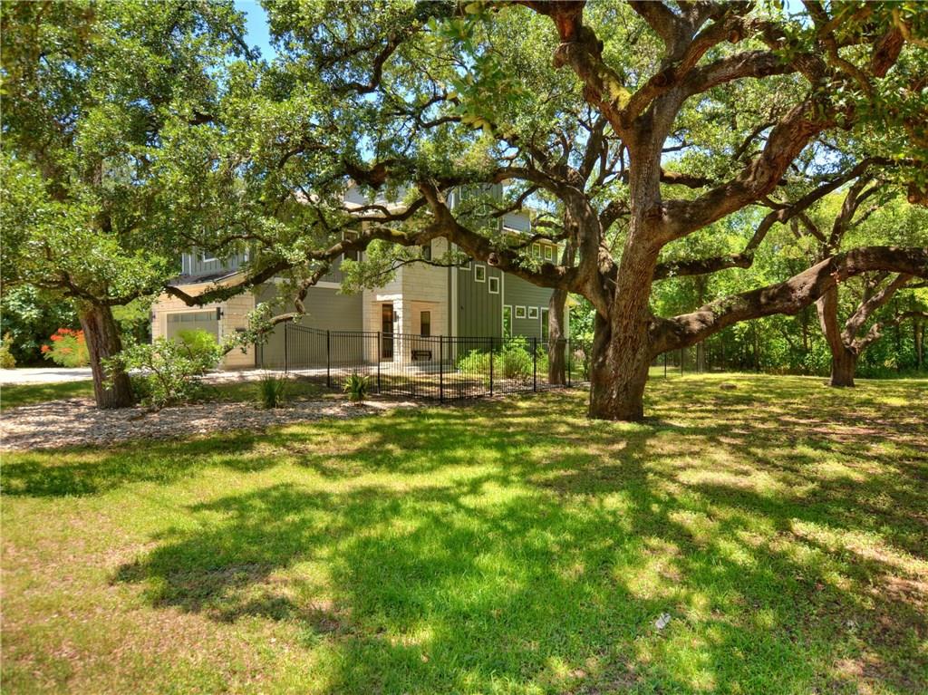 View 700 W Gibson St in Bouldin Creek 700 W Gibson St - property photo 1 - Luxury home in Bouldin Creek, Austin, TX