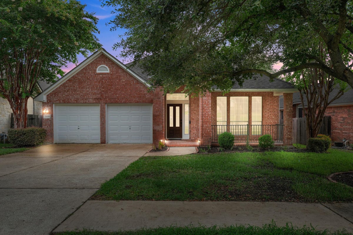 View 7008 W Magic Mountain LN in Stone Canyon Sec 07-A 7008 W Magic Mountain LN - front exterior - Luxury home in Stone Canyon Sec 07-A, Round Rock, TX
