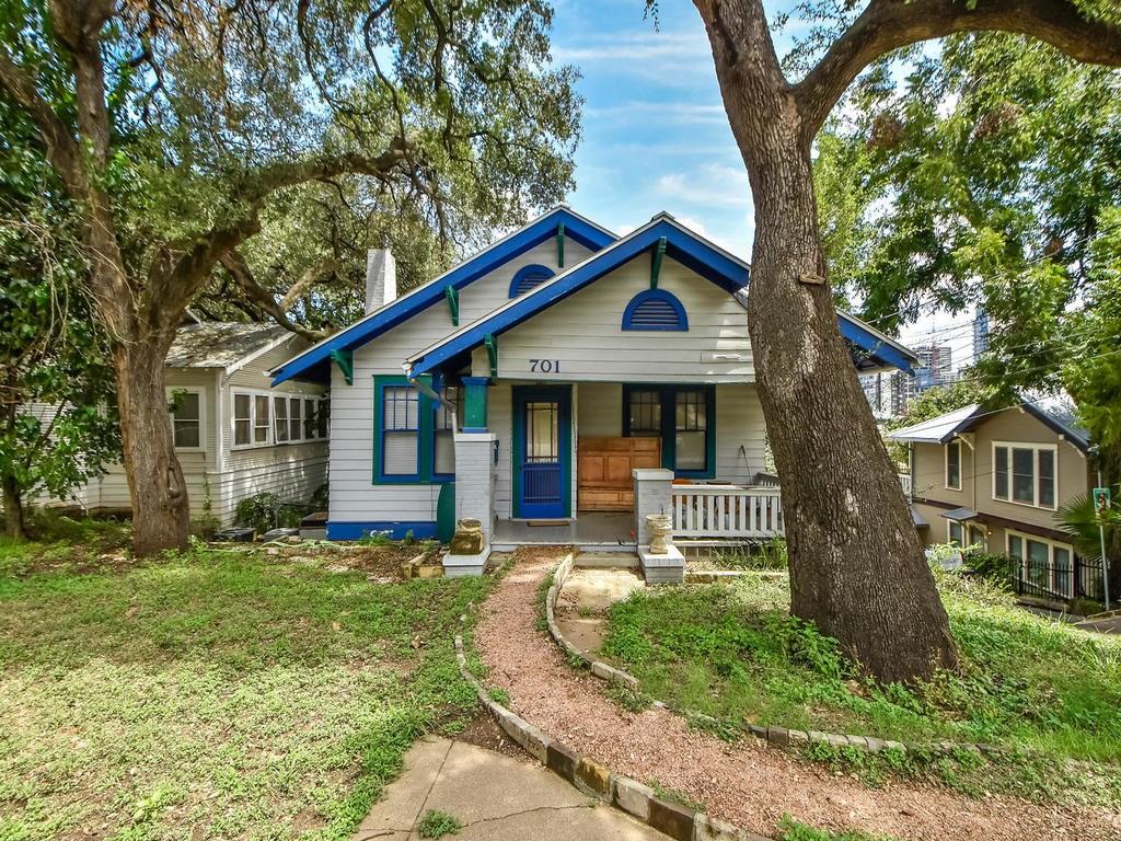 View 701 Baylor St in MLS Area 1B 701 Baylor St - property photo 1 - Luxury home in MLS Area 1B, Austin, TX