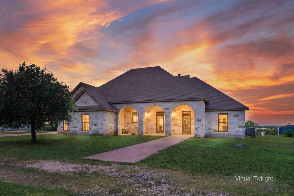 701 County Road 107 - front exterior - Luxury home in Mcqueen J Sur, Georgetown, TX