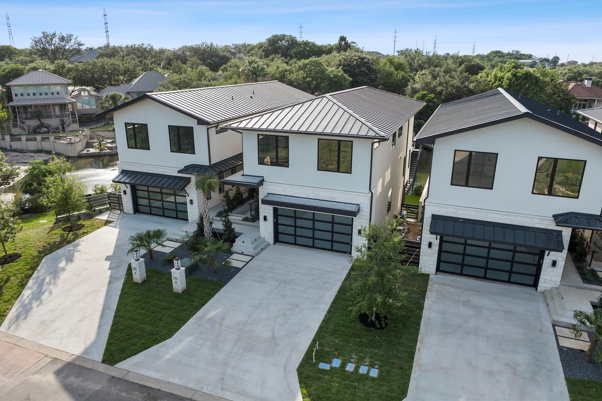701-A Hi Cir North Unit #A - front exterior - Luxury home in 10650, Horseshoe Bay, TX
