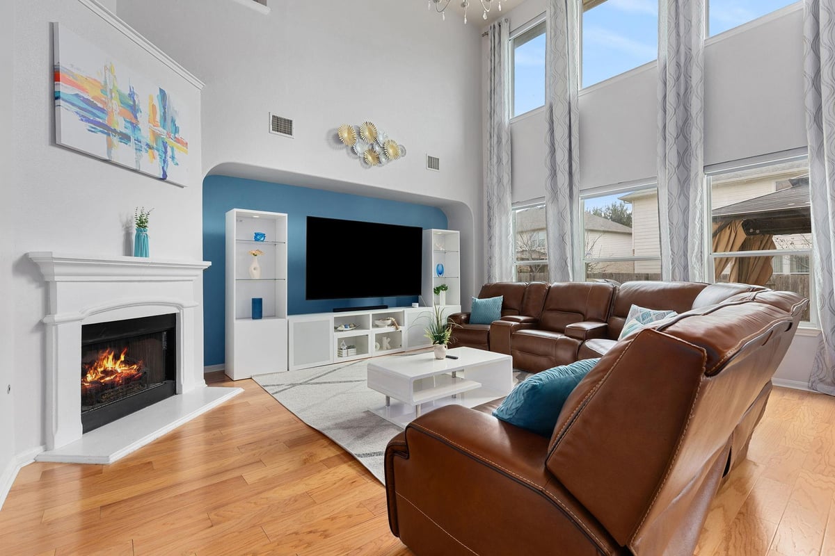 Living area at 701 Old Ravine Ct - 5 bed 3 bath home