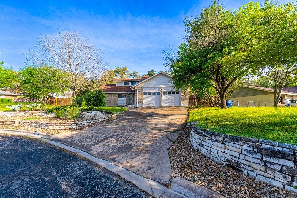 View 7010 Scenic Brook DR in Scenic Brook West Sec 01 7010 Scenic Brook DR - property photo 1 - Luxury home in Scenic Brook West Sec 01, Austin, TX