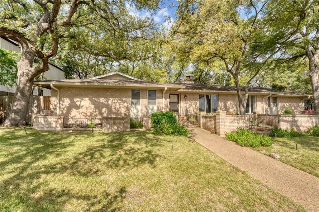 7012 Northledge DR - property photo 1 - Luxury home in Northwest Hills Sec 10 Ph 02, Austin, TX
