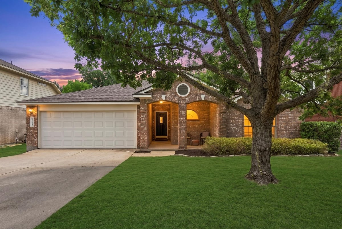 View 7013 Wandering Oak RD in Woods Legend Oaks Sec 01 7013 Wandering Oak RD - property photo 1 - Luxury home in Woods Legend Oaks Sec 01, Austin, TX