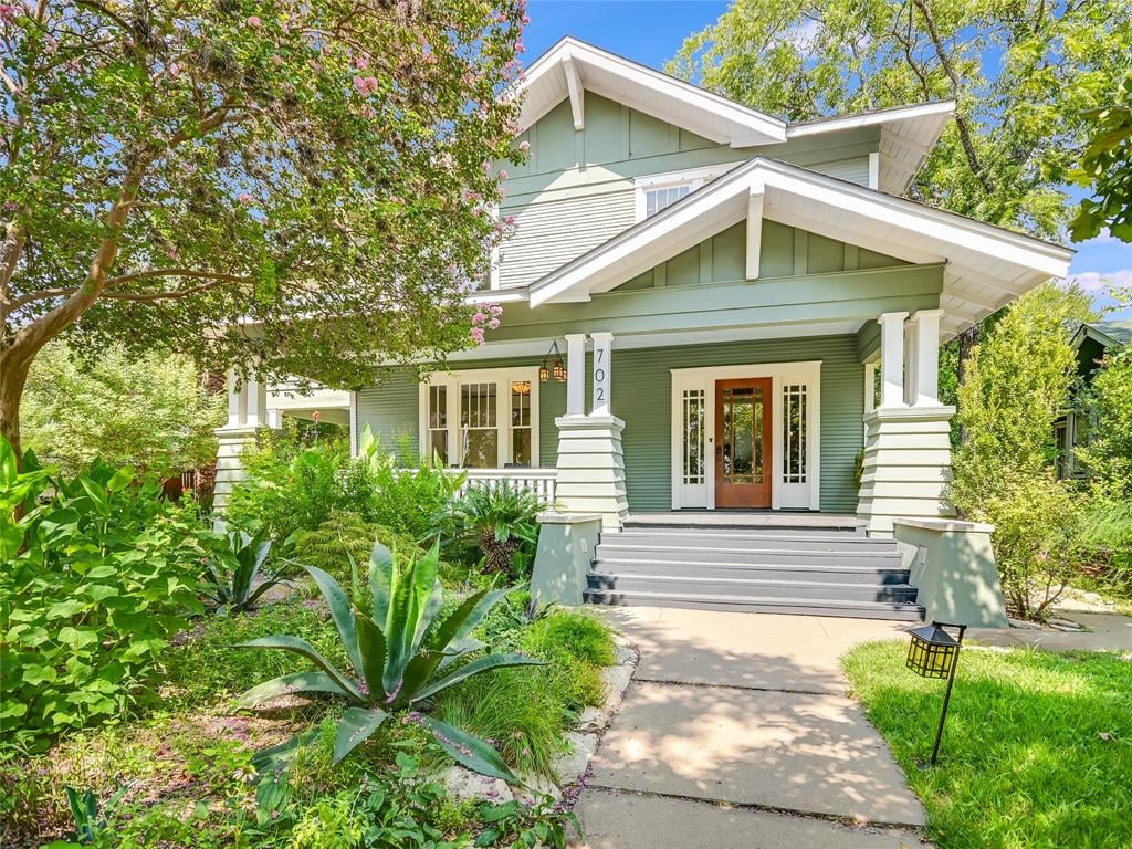View 702 Highland Ave in Terrace Park 702 Highland Ave - front exterior - Luxury home in Terrace Park, Austin, TX