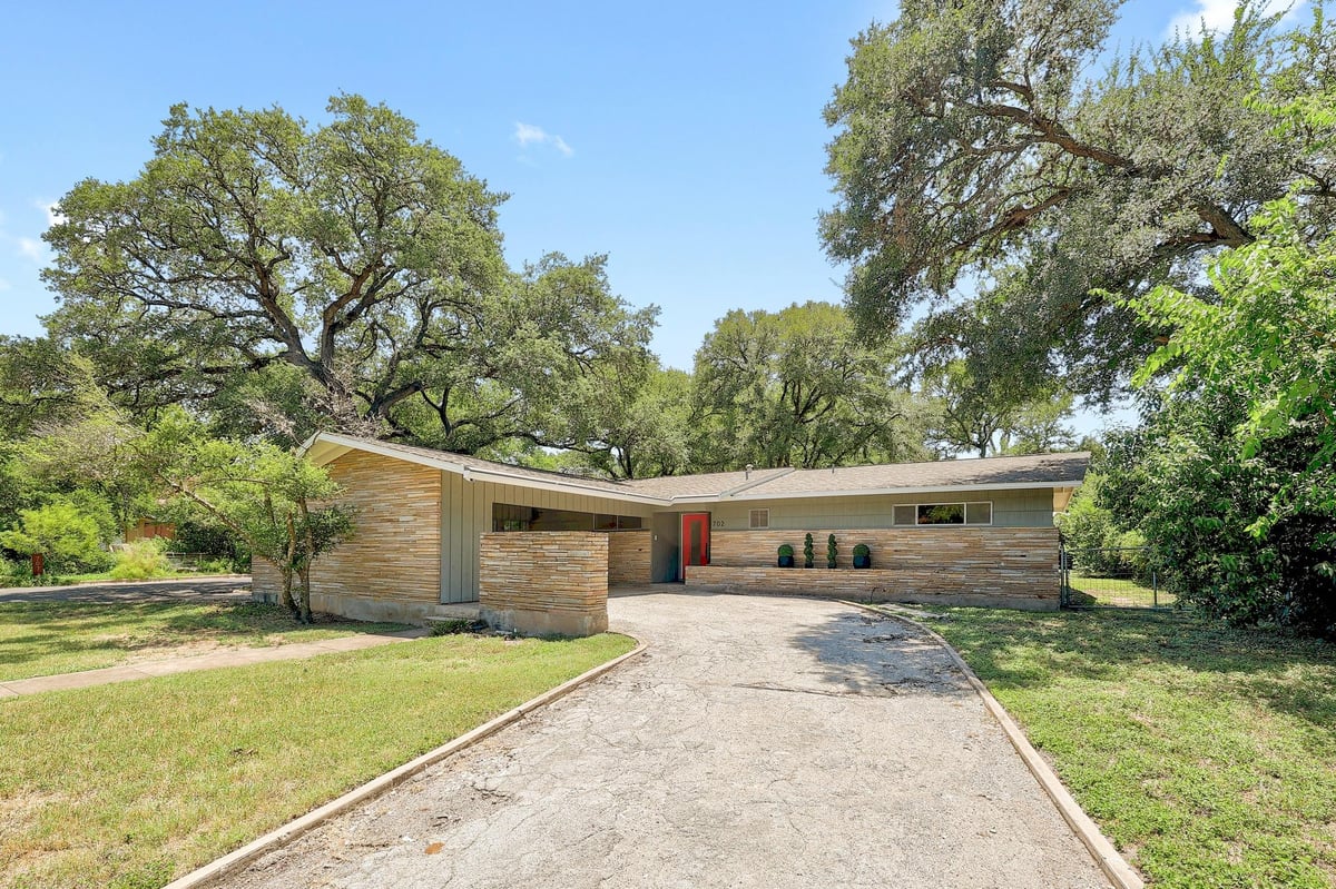 702 Spofford ST - property photo 1 - Luxury home in South Lund Park Sec 02, Austin, TX