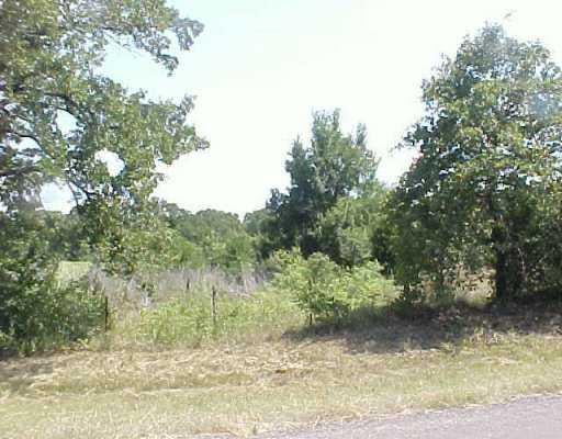 View 704 Fm 112 704 Fm 112 - property photo 1 - Luxury lot in Thrall, TX