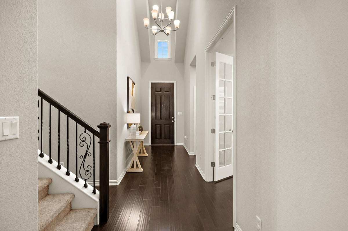 Living area at 705 Garner Park Dr - 4 bed 3 bath home