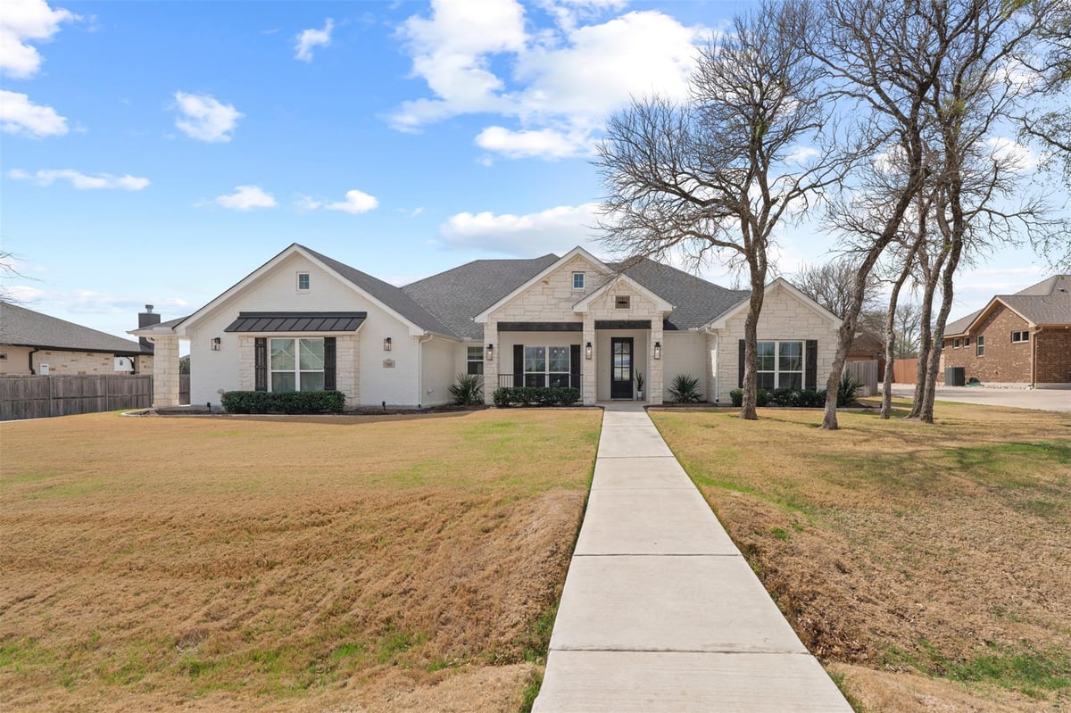 View 705 Norfolk Dr in Hartrick Valley Estates 705 Norfolk Dr - front exterior - Luxury home in Hartrick Valley Estates, Temple, TX